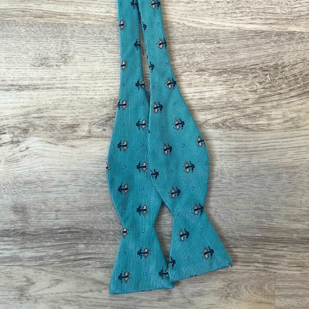 Brooks Brothers Silk Bow tie